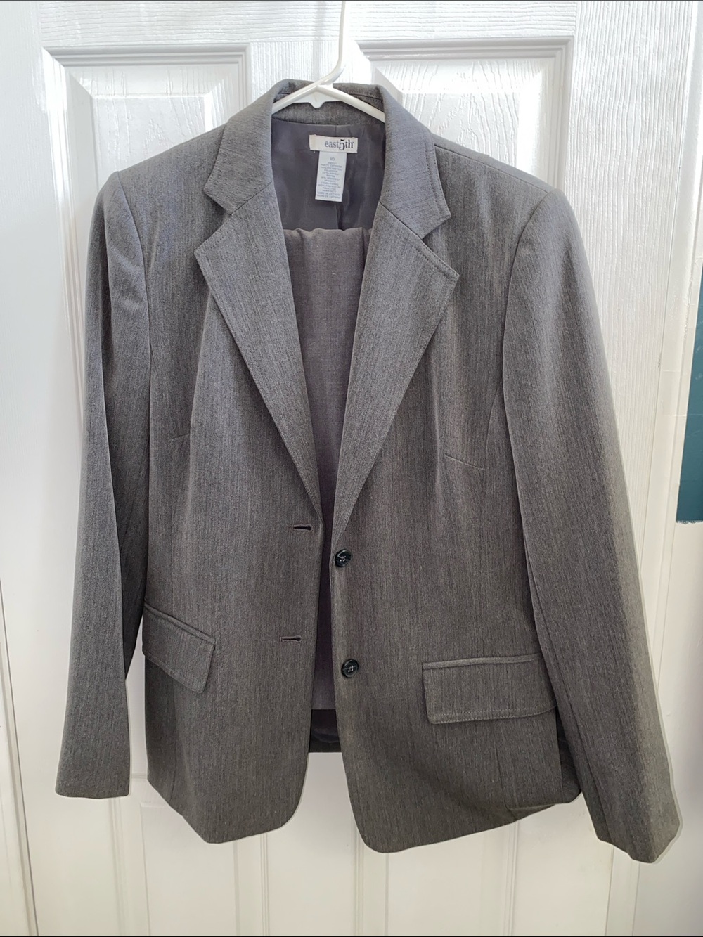 Easy 5th Women’s Gray Two-Button Suit